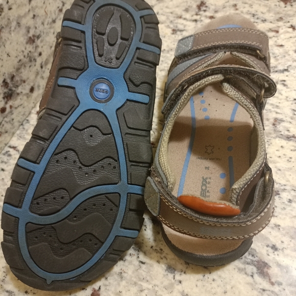 Kids Geox Sandals ( Size 34 EUR/2.5 US) - Picture 4 of 5